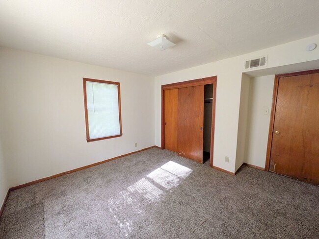 Building Photo - 378 Garland Ave