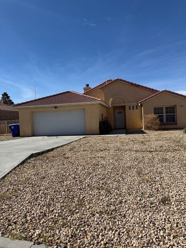 Building Photo - AVAILABLE NOW