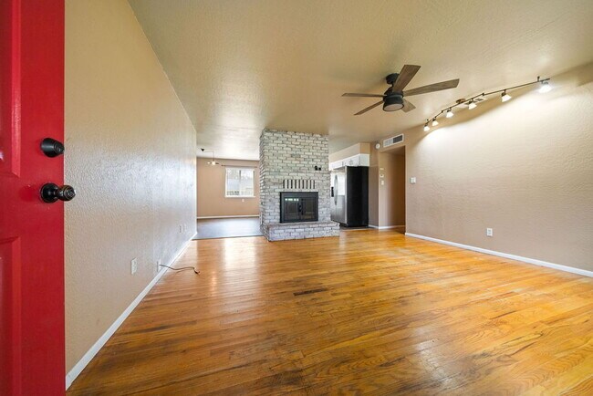 Building Photo - Spacious 3-Bedroom Home with Bonus Room, P...