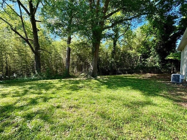 Building Photo - 3129 Nursery Rd SE