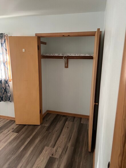 Building Photo - 6654 W Constance Ave