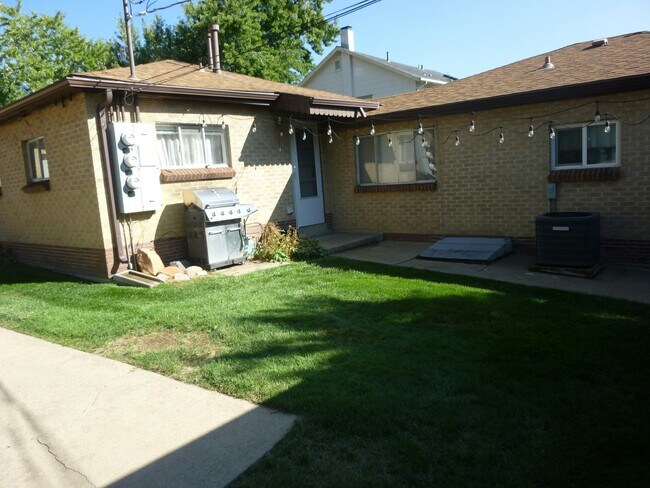 Building Photo - 2947 Newton St