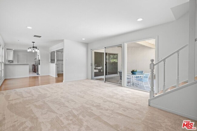 Building Photo - 3709 Stone Canyon Ave