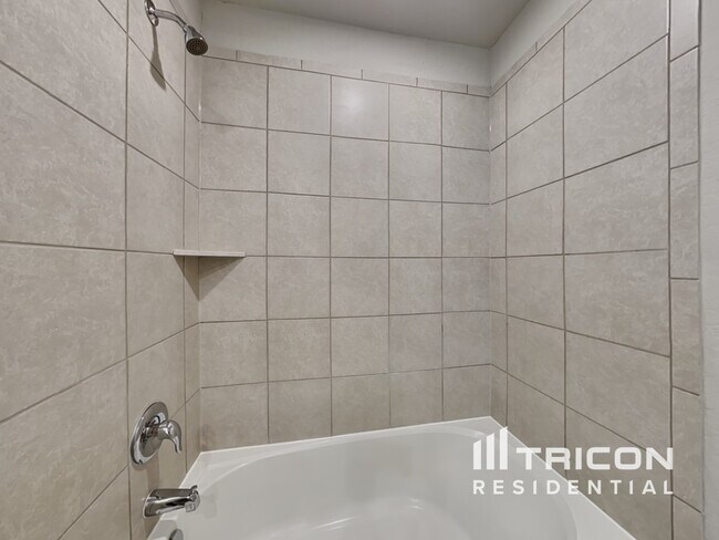 Building Photo - 13611 Emerson Way Saint Hedwig TX