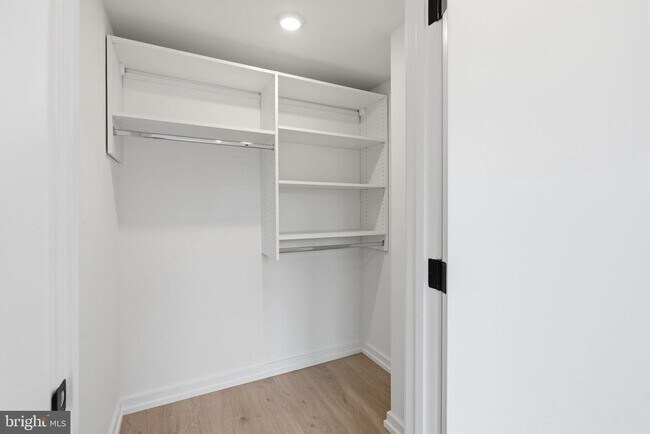 Building Photo - 209 New St