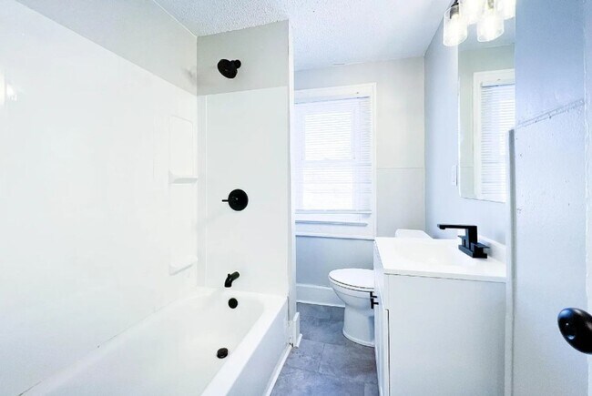 Building Photo - 429 N Colorado Ave