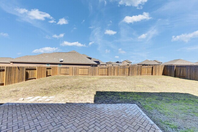 Building Photo - 18512 Quiet Range Dr