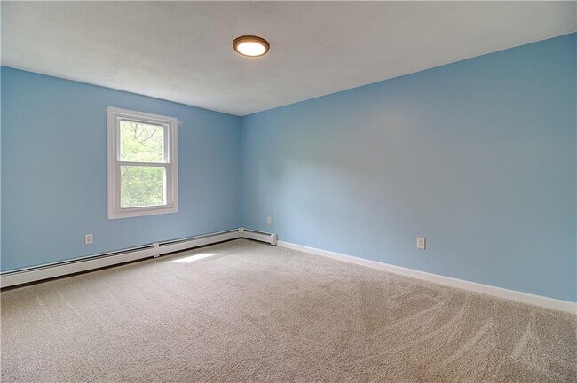 Building Photo - 165 Laurel Ridge Ave
