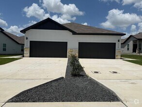 Building Photo - Come and See for Yourself Why Emma Park is...