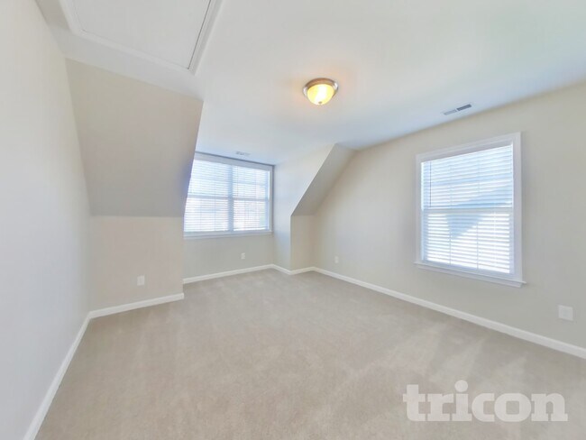 Building Photo - 2784 Aston Woods Ln