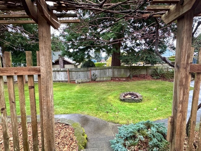 Building Photo - So close to the water you can hear the ferry announcements....oh and the sunrise is spectacular