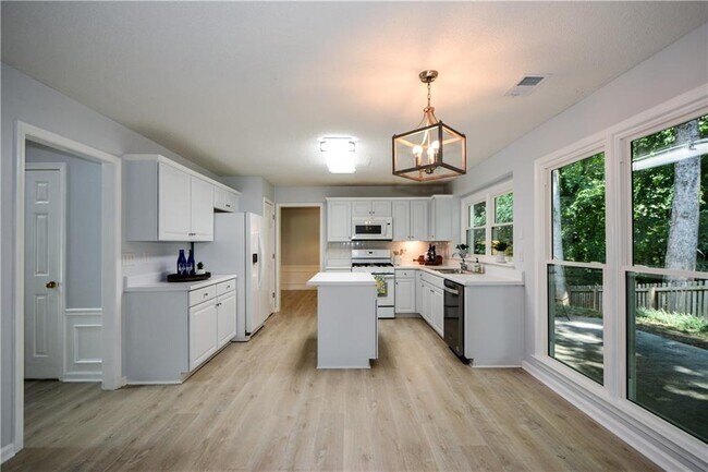Building Photo - 9050 Brockham Way