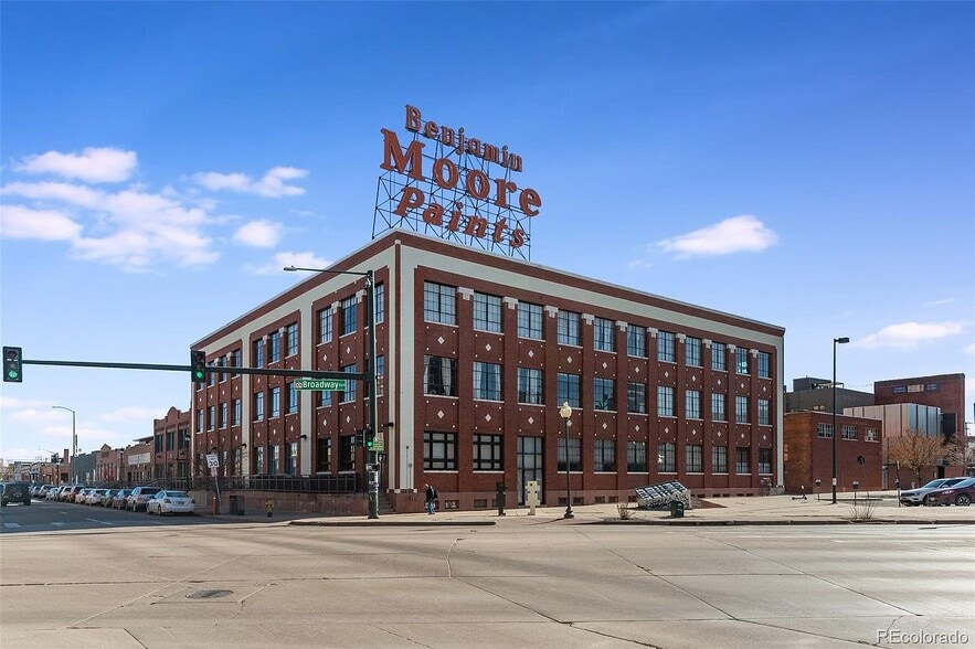 Building Photo - 2500 Walnut St