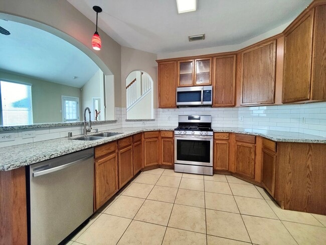 Building Photo - 21915 Stockbridge Ln