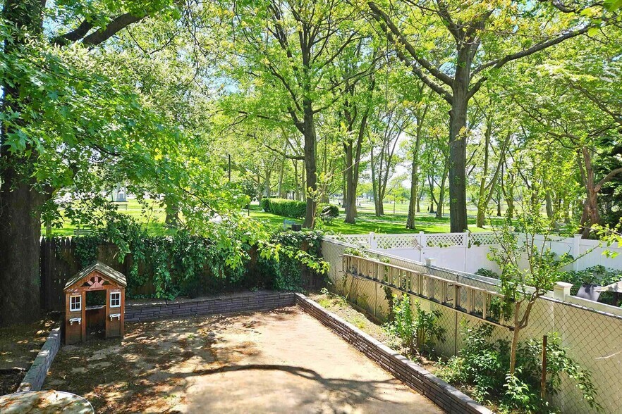 Building Photo - 45 Gautier Ave