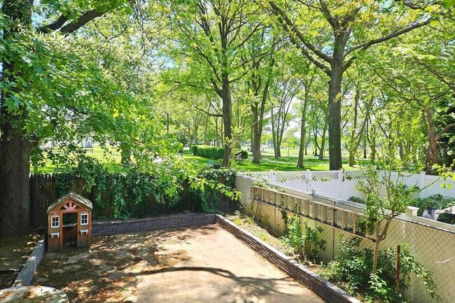 Building Photo - 45 Gautier Ave