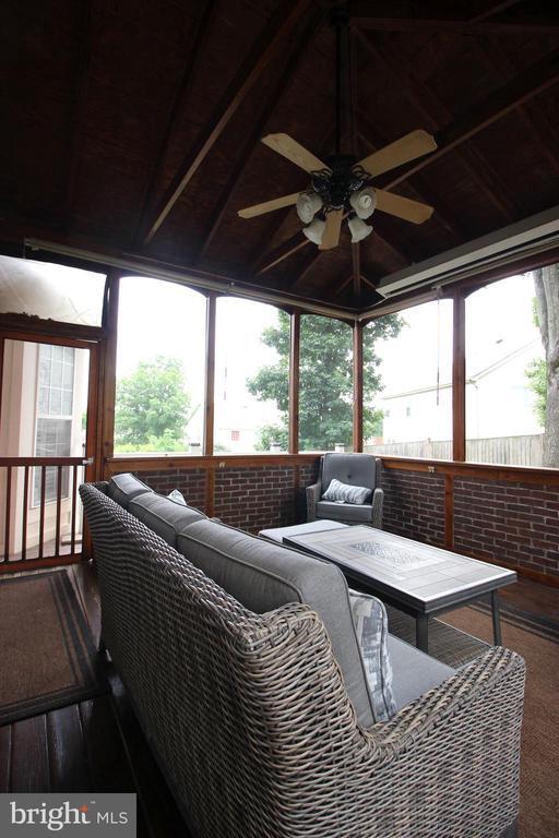Building Photo - 14015 Wood Rock Way