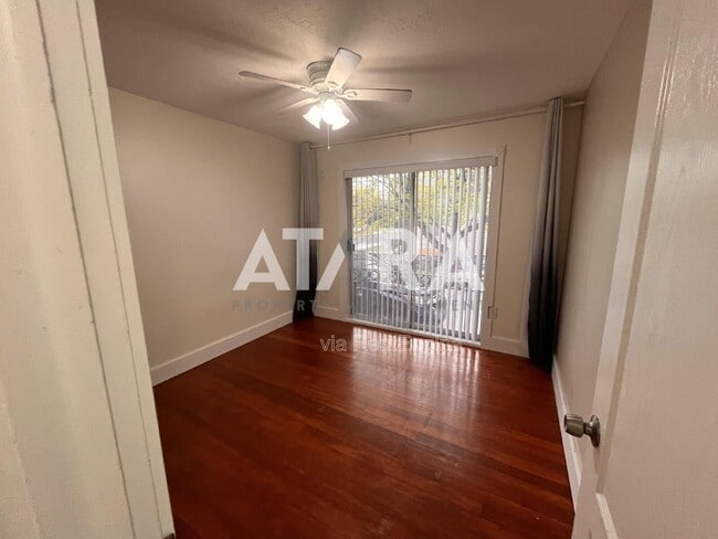 Building Photo - 745 E 3155 S