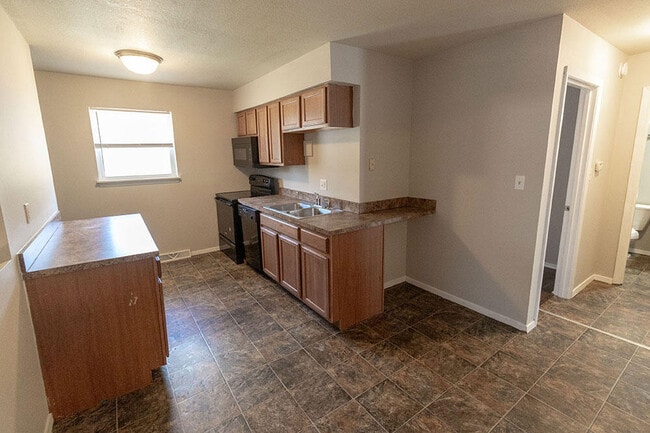 Building Photo - 1011 W Ash St