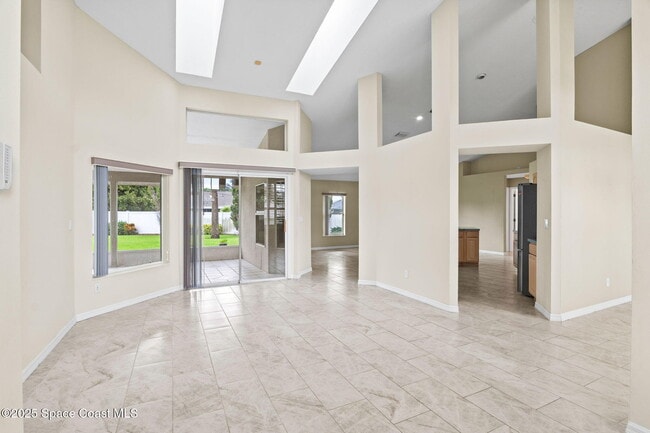 Building Photo - 475 Buttonwood Dr