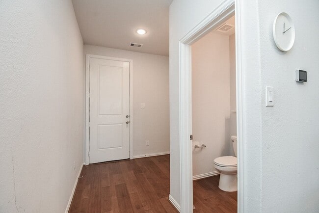 Building Photo - 27950 Western Crk Ct