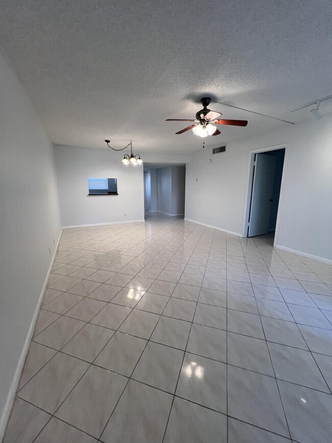 Building Photo - 2800 Fiore Way