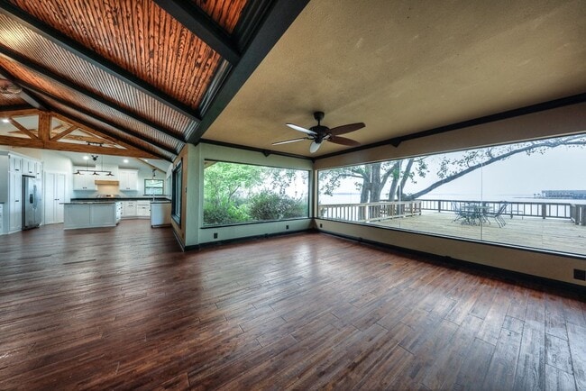 Building Photo - 10725 Joann St