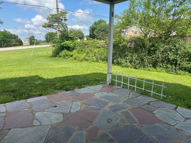 Building Photo - 1300 Chapel Dr