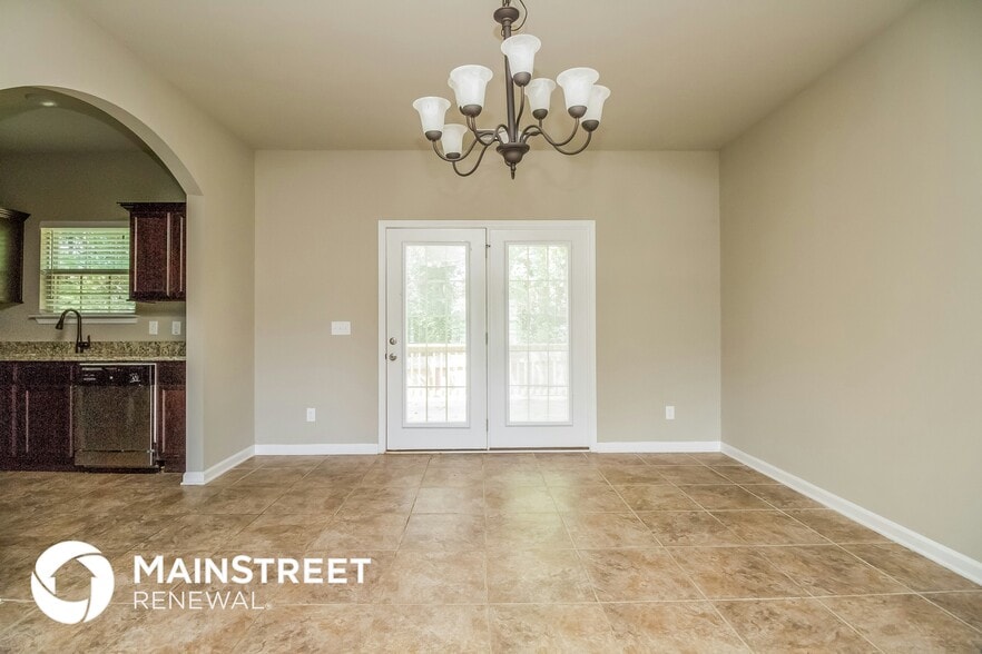 Building Photo - 153 Lyndhurst Dr