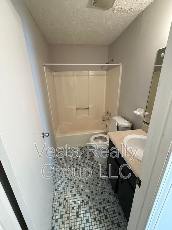 Building Photo - 250 Toby Springs Ln