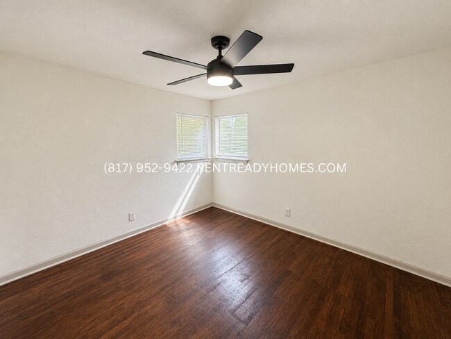 Building Photo - 1429 Bellaire Dr