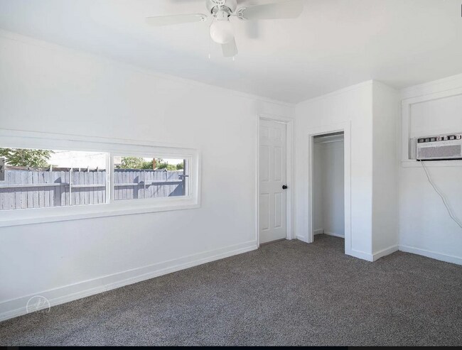 Building Photo - 200 Van Buren St
