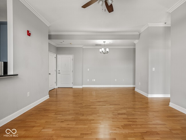 Building Photo - 450 E Ohio St