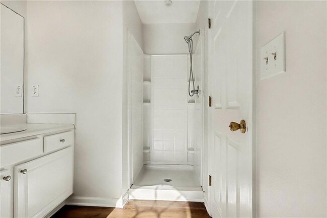 Building Photo - 2559 Walden Lake Dr