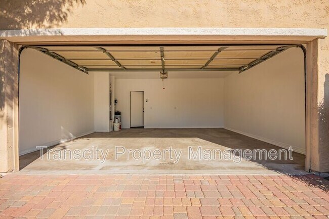 Building Photo - 10221 E Isleta Ave