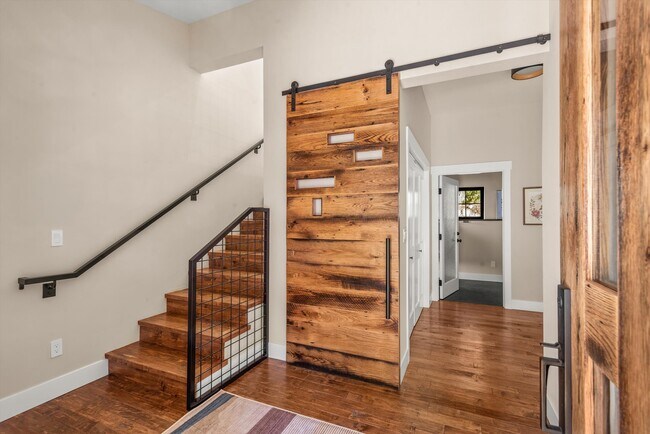 Building Photo - 106 Castle View Dr