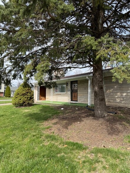 Building Photo - 3513 Roseway Dr