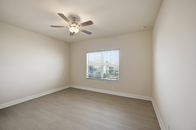 Building Photo - 9334 Crestview Cir