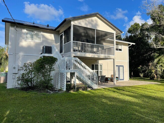 Building Photo - 1337 Center Ln