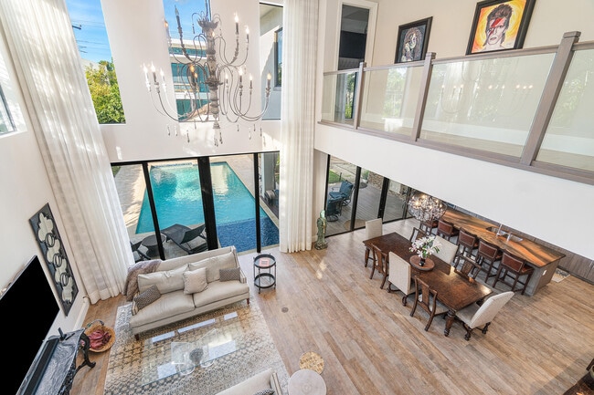 Building Photo - 351 E Boca Raton Rd