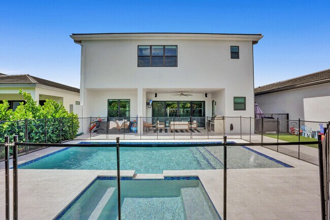 Building Photo - 17523 Rainstream Rd