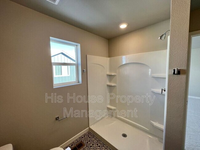 Building Photo - 1353 Reynolds St