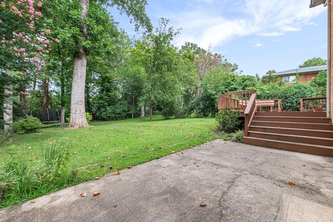 Building Photo - 9813 Inglemere Dr