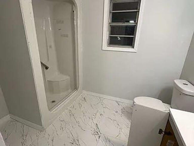 Building Photo - Renovated 3BR Home, participating in section 8!