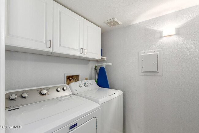 Building Photo - 7850 E Camelback Rd