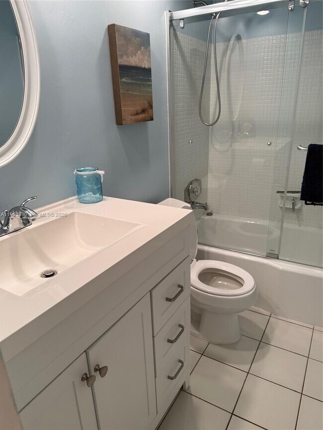 Building Photo - 440 Paradise Isle Blvd