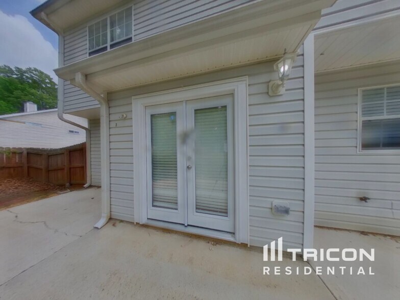 Building Photo - 134 Hunters Chase