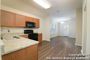Building Photo - 10374 Oakwood Crest