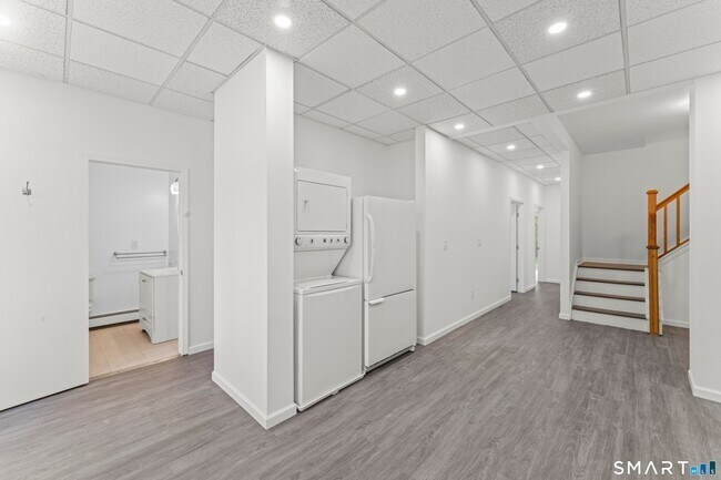 Building Photo - 89 Cranbury Dr