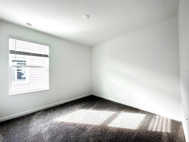 Building Photo - 26159 Feathergrass Cir
